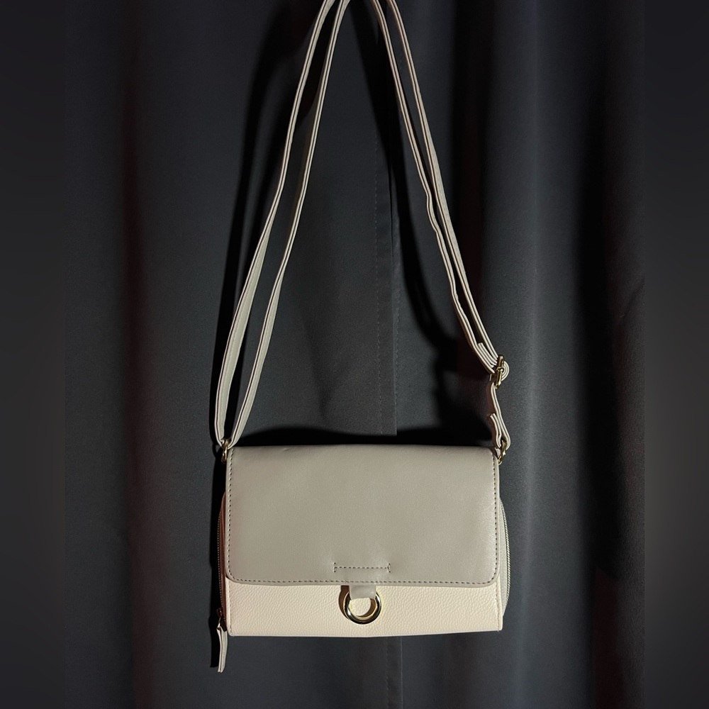 No-brand off white crossbody